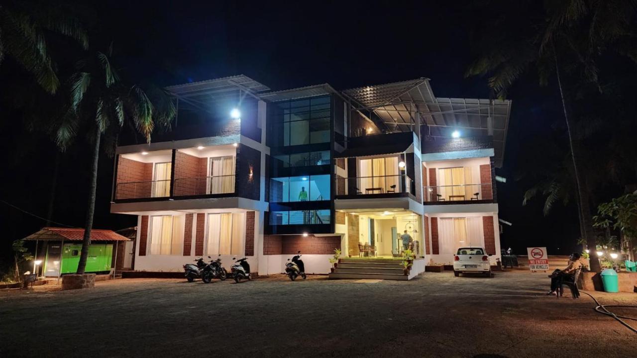 Coastal Bay Beach Resort Harnai Kültér fotó